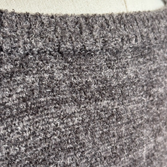 Barefoot Dreams | Cozychic Lite Pullover, Carbon Pewter (Tan/Gray), Size Medium - Picture 15 of 15